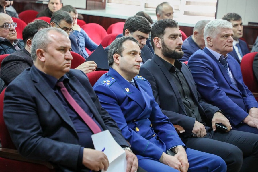 Абдулмуслим Абдулмуслимов рассказал о старте весенних полевых работ в Дагестане